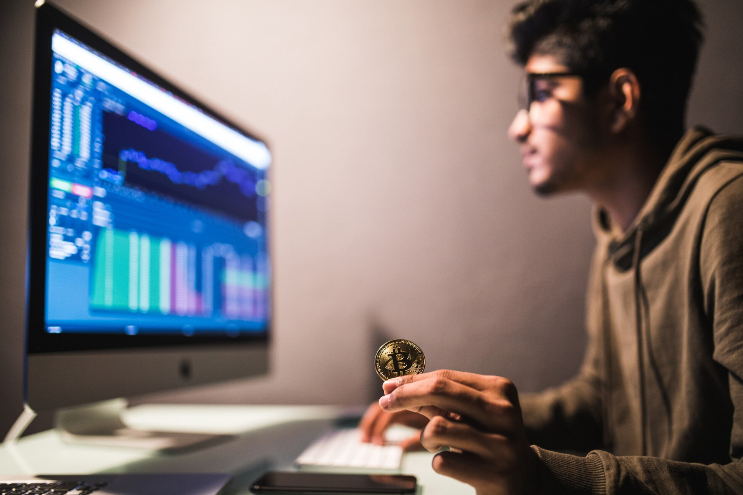 Is Coinbase Becoming the Ultimate Digital Bank? A Crypto Powerhouse With Mainstream Ambitions